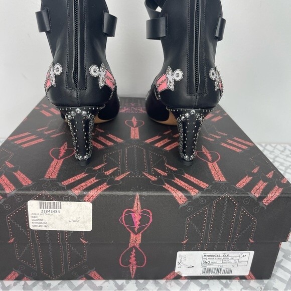 Valentino Garavani Love Blade Embellished Ankle Strap 65mm Pumps, Black, size 7 - Picture 7 of 15